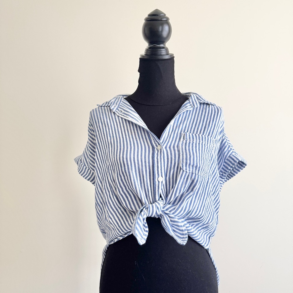 American Eagle Striped Beach Button Down Shirt Blue & White  XS NWT